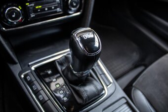 Škoda Superb 2.0 TDI CR 170k Elegance DSG - 15