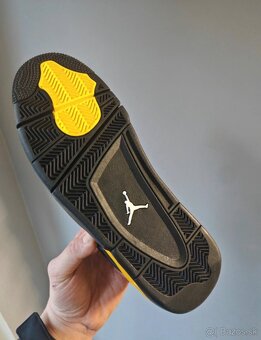 Jordan RETRO 4 Yellow - 15