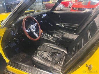 Chevrolet Corvette Stingray Convertible z roku 1972 - 15