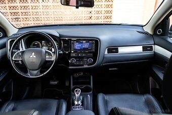 Mitsubishi Outlander Hybrid 2013 - 15