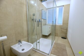 Štýlový 2-izbový byt na prenájom s lodžiou a parkovaním - 15