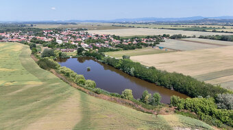 NOVÁ CENA - LUXUSNÉ SÍDLO S VODNOU PLOCHOU 3ha - 15