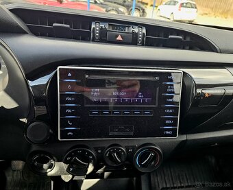 Toyota Hilux 2.4 L D-4D 4x4 - 15