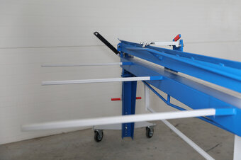 Mobilny Stroj na ohýbanie plechu M40X2200 /0,8 mm s nožom - 15
