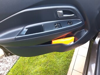 Kia Rio - 15