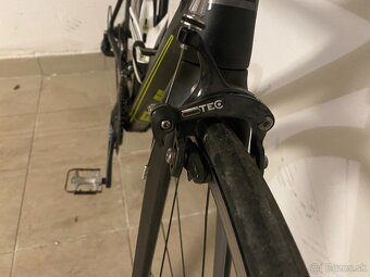 Cestný karbónový Fuji bicykel veľ. S - 15