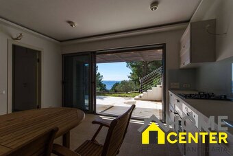 NA PREDAJ šarmantný dom / 72 m² /s výhľadom na more na ostro - 15