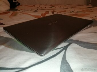 Asus ZenBook. Intel i7. 13,3 FHD dotyková. Nová baterka. - 15