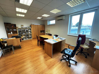 Predaj administratívno prevádzkového areálu 4080 m² priamo v - 15