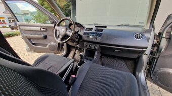 Suzuki Swift 1.3i 16V - 15