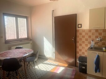 Prenájom zariadeného 2i rodinného domu v centre Brezna - 15