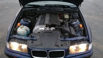 BMW 320 i rok 1993 - 15