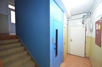 REZERVOVANÉ - PEKNÁ GARSÓNKA S LOGGIOU  V CENTRE TREBIŠOVA - 15