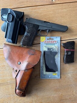 Zbierka pistoli ČZ - 15