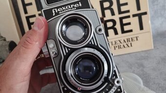 Starý fotoaparát Flexaret + krabica + prislenstvo + knihy - 15