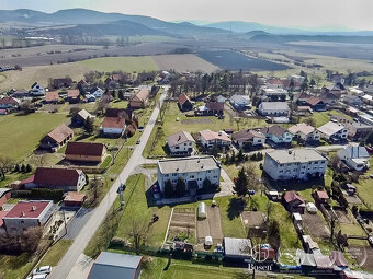 BOSEN | NOVÁ CENA, 4 izbový byt s balkónom + garáž, pozemok  - 15