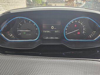 Peugeot 2008 1.2 Full výbava Allure ambilight - 15