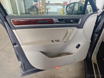 VW TOUAREG 4.2TDI V8, facelift , 2015 - 15