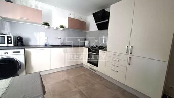 Pekný zrekonštruovaný 2 izbový byt s balkónom, dvoma... - 15