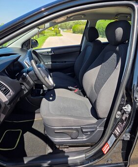 Hyundai i20 1.25 16V 57KW/77koní R.V.03/2012 - 15