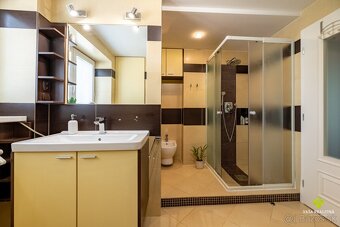Výnimočný 4 izbový byt Staré Mesto Prievidza 120 m2 - 15