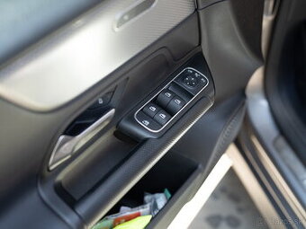 Mercedes-Benz GLB 180d A/T Business Solution – výborný stav, - 15
