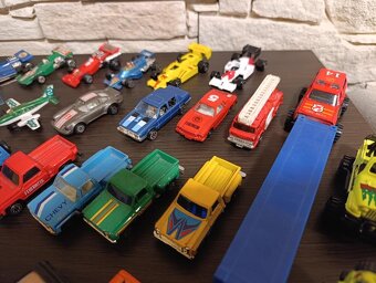 Autíčka staré modely angličáky 80. léta. - 15