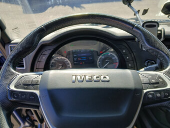 Tahač návěsů Iveco S-WAY NP Euro 6 Palivo LNG - 15