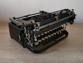 Starožitný skladací písací stroj ERIKA model 4 z roku 1927 - 15