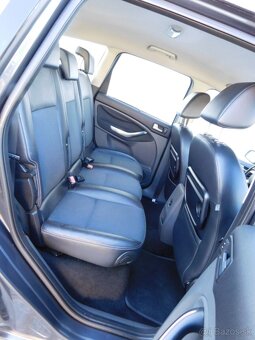 Ford C-max 2.0 TDCi,TITANIUM,pěkný,TAŽNÝ ZAŘÍZENÍ - 15