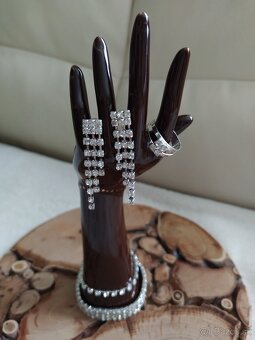 NOVÝ set bižutérie + krabička a brošňa (osobný odber) - 15
