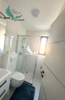 Luxusná novostavba vila s bazénom blízko mora a výhľadom na  - 15