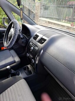 Suzuki SX4 1.6 Club, 4x4 r.v. 2010, benzín, manuál - 15