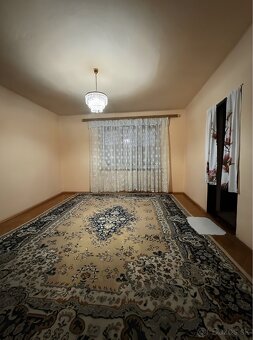 🏡 Ponúkame na predaj priestranný rodinný dom - 15