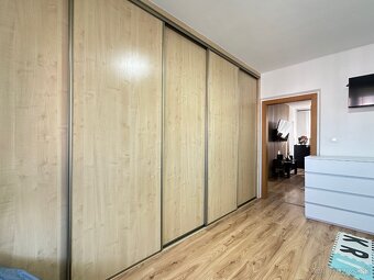 2 izbový byt s loggiou - sídlisko Tarča - 15