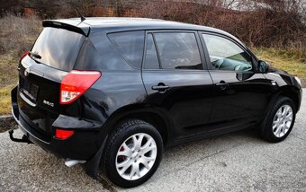 T0Y0TA RAV4 2.2D 4x4 Top stav - 15