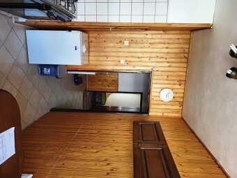 V slušnej bytovke, pekný slnečný zrekonštruovaný byt. - 15