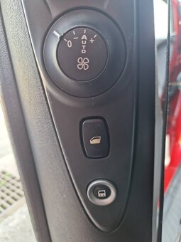 Predám Citroën C8 2.2 HDI 94 KW...8-miest,Tempomat,8xgumy - 15