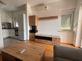 Zariadený 2,5 izbový apartmán s veľkou terasou / Chorvátsko - 15