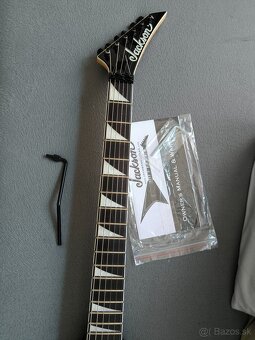 V rezervácii Jackson Randy Rhoads 32 blk - 15