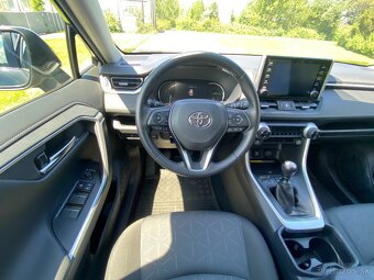 TOYOTA  RAV4  2,0  129kW - 15