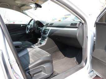 Volkswagen Passat Variant 3.2 V6 Highline 4-Motion DSG - 15