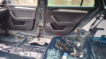 ROZPREDÁM ŠKODA SUPERB III COMBI 2.0 TDI – r. 2016 - 15