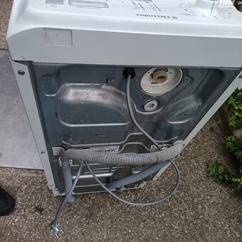 Electrolux pracka uzka 40cm moznost dovozu v BA - 15
