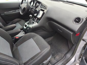 Peugeot 5008 1.6 HDI 7miestne - 15
