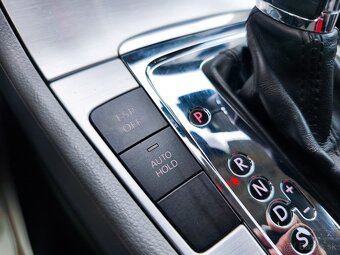 Volkswagen Passat B6 Highline Combi 2.0TDI automat - 15