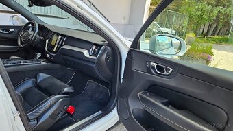 Volvo XC60 D4 R-Design AWD A/T LED - 15