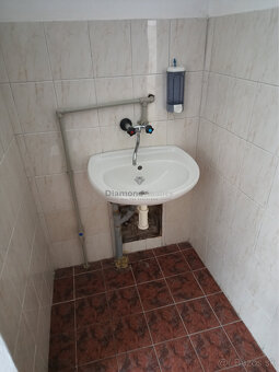 Na prenájom budova s 8 kanceláriami Nitra - Mlynárce - 15