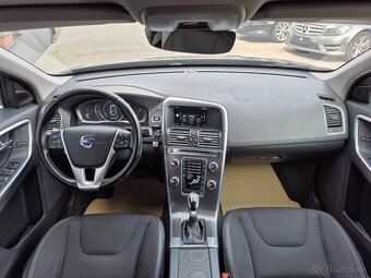 Volvo XC60 D4 2.4L Drive-E Momentum Geartronic AWD - 15
