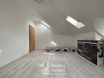 Na predaj veľký podkrovný 2-izbový byt na Andovskej ulici - 15